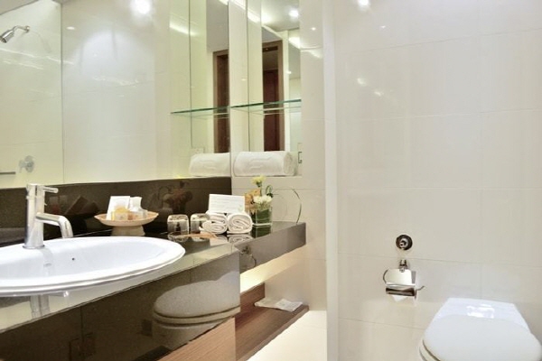 1519357405_32323333Bathroom-in-Superior-room-min.jpg