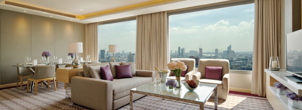 1532393785_32323333AVANI_Riverside_Two_Bedroom_Living_Room_01.jpg